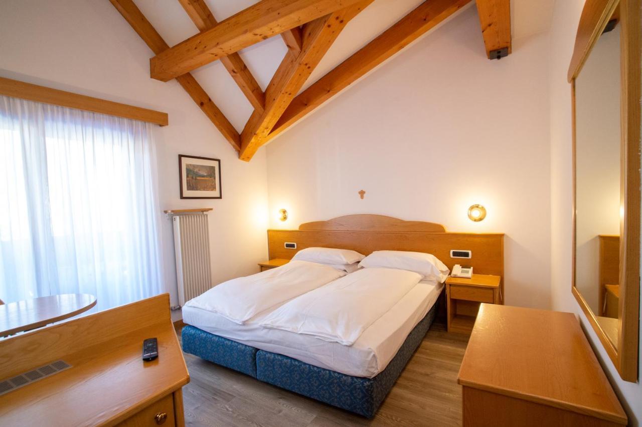 Hotel Europeo Alpine Charme & Wellness Pinzolo Ngoại thất bức ảnh