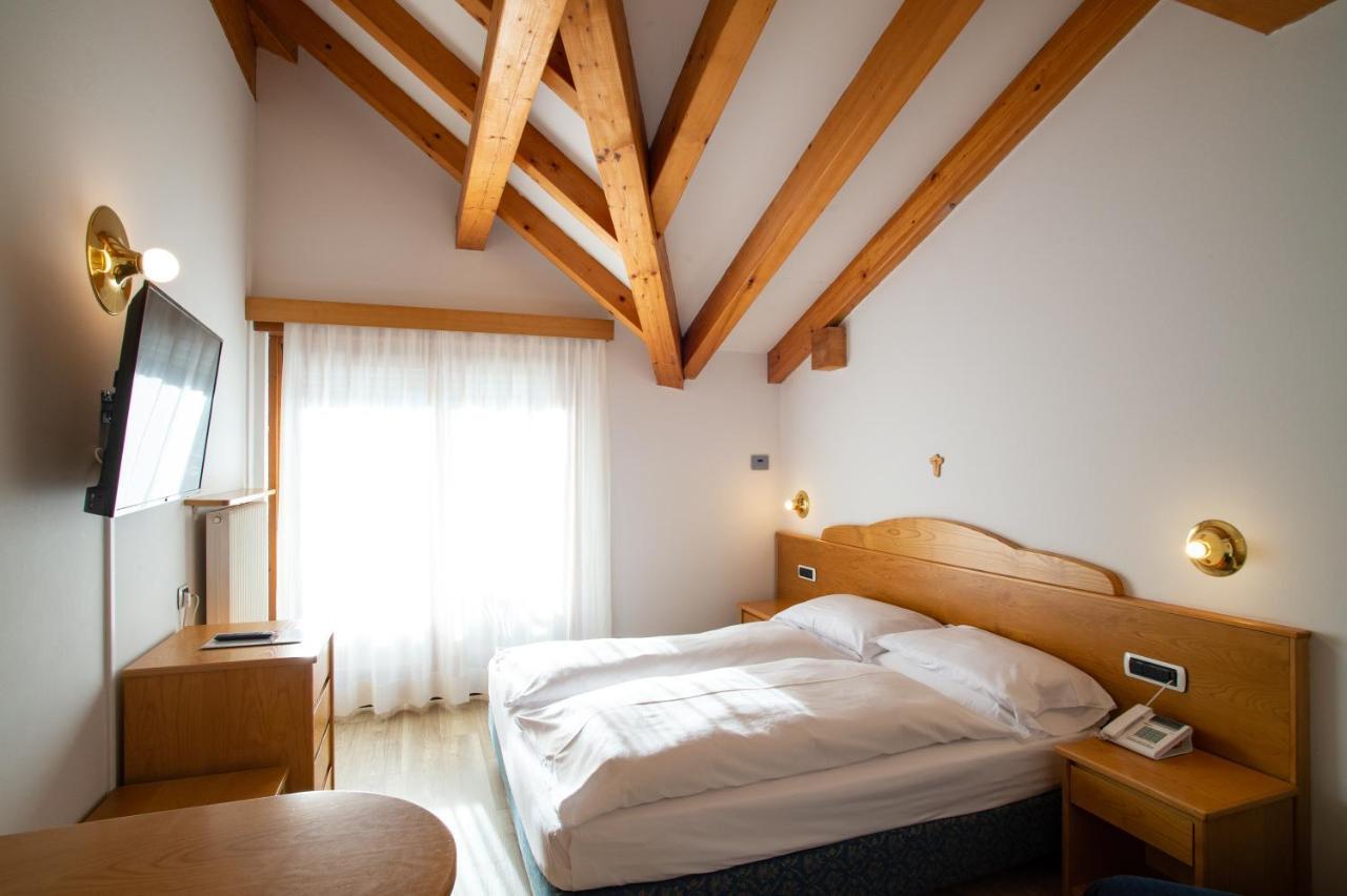 Hotel Europeo Alpine Charme & Wellness Pinzolo Ngoại thất bức ảnh