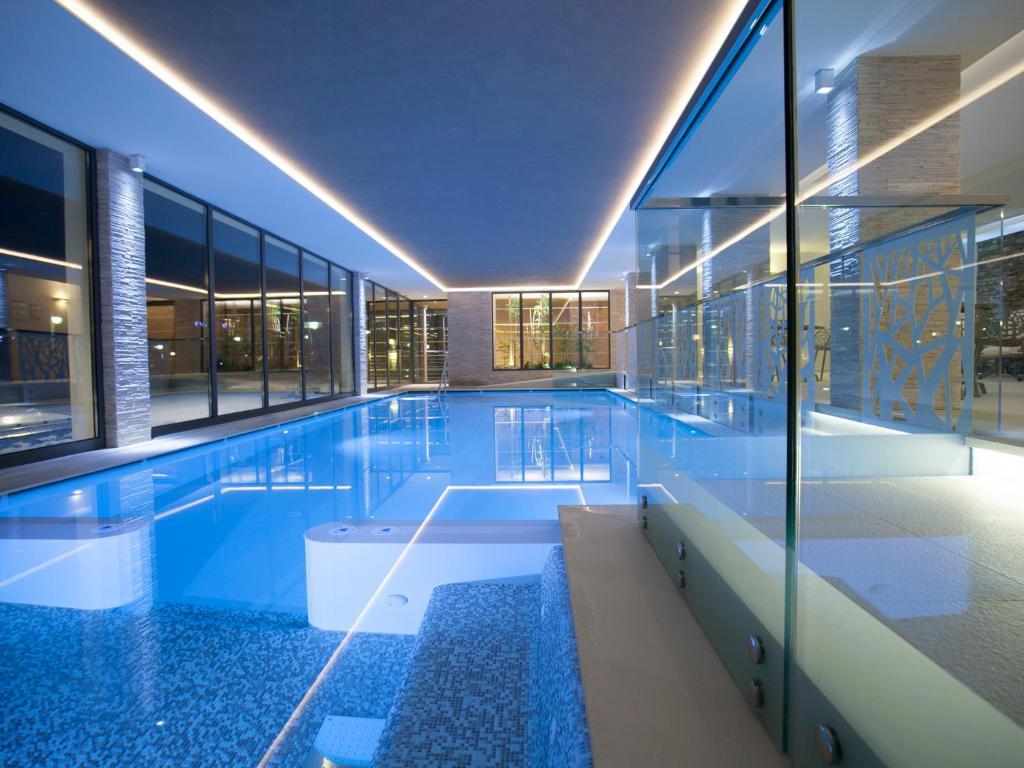Hotel Europeo Alpine Charme & Wellness Pinzolo Ngoại thất bức ảnh