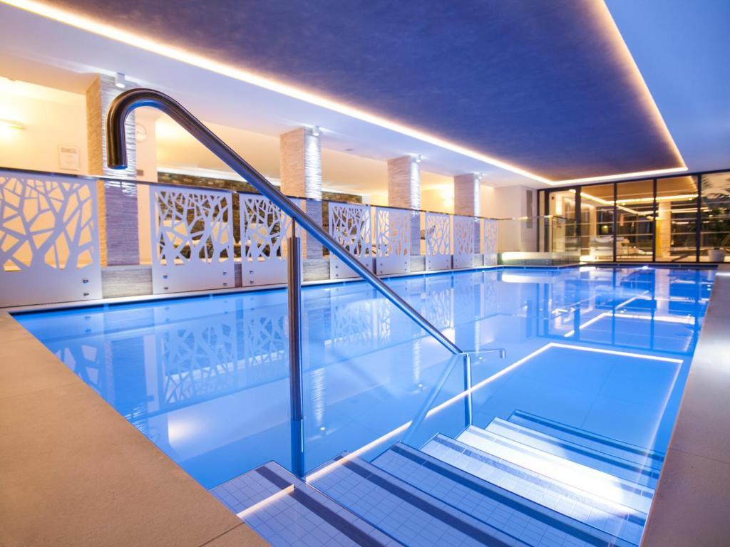 Hotel Europeo Alpine Charme & Wellness Pinzolo Ngoại thất bức ảnh