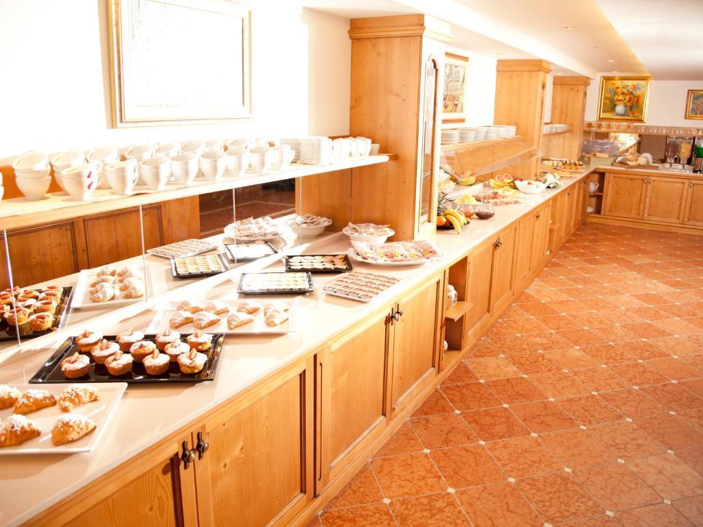 Hotel Europeo Alpine Charme & Wellness Pinzolo Ngoại thất bức ảnh