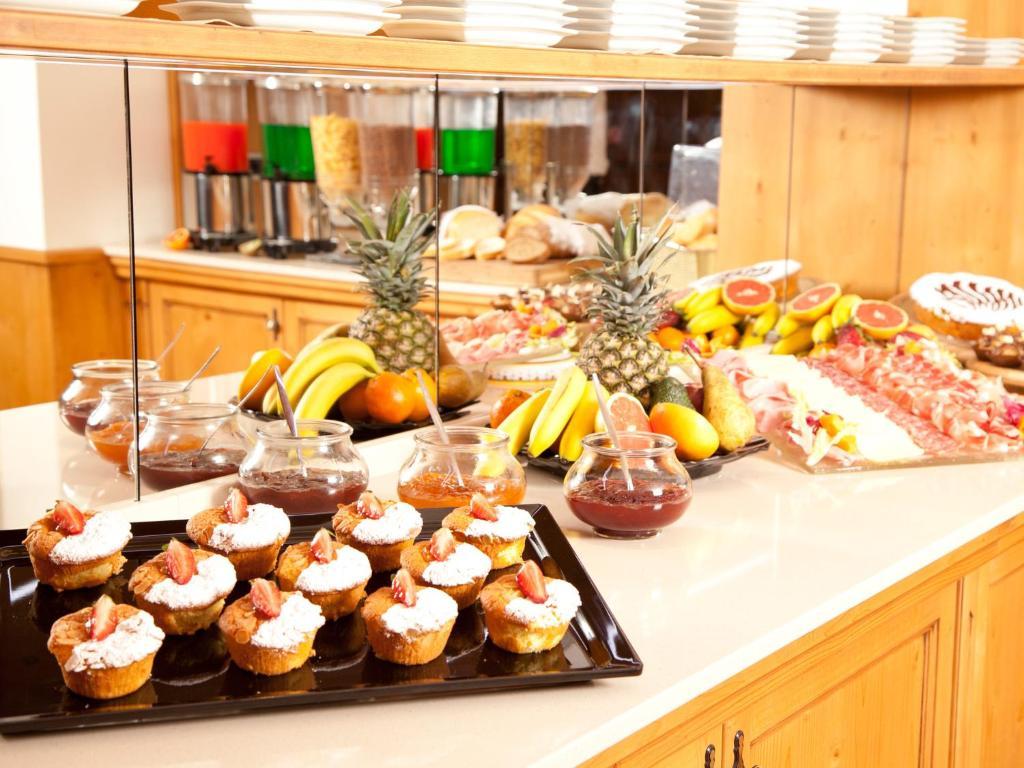 Hotel Europeo Alpine Charme & Wellness Pinzolo Ngoại thất bức ảnh