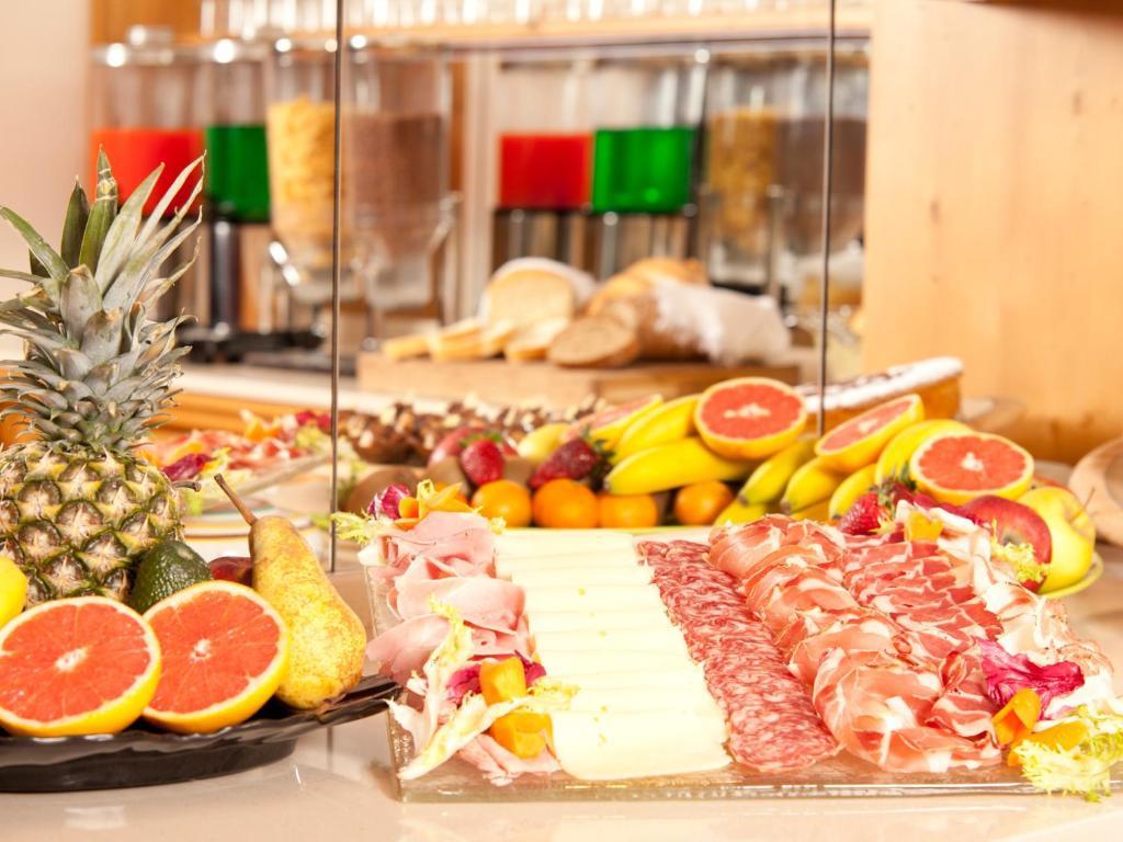 Hotel Europeo Alpine Charme & Wellness Pinzolo Ngoại thất bức ảnh