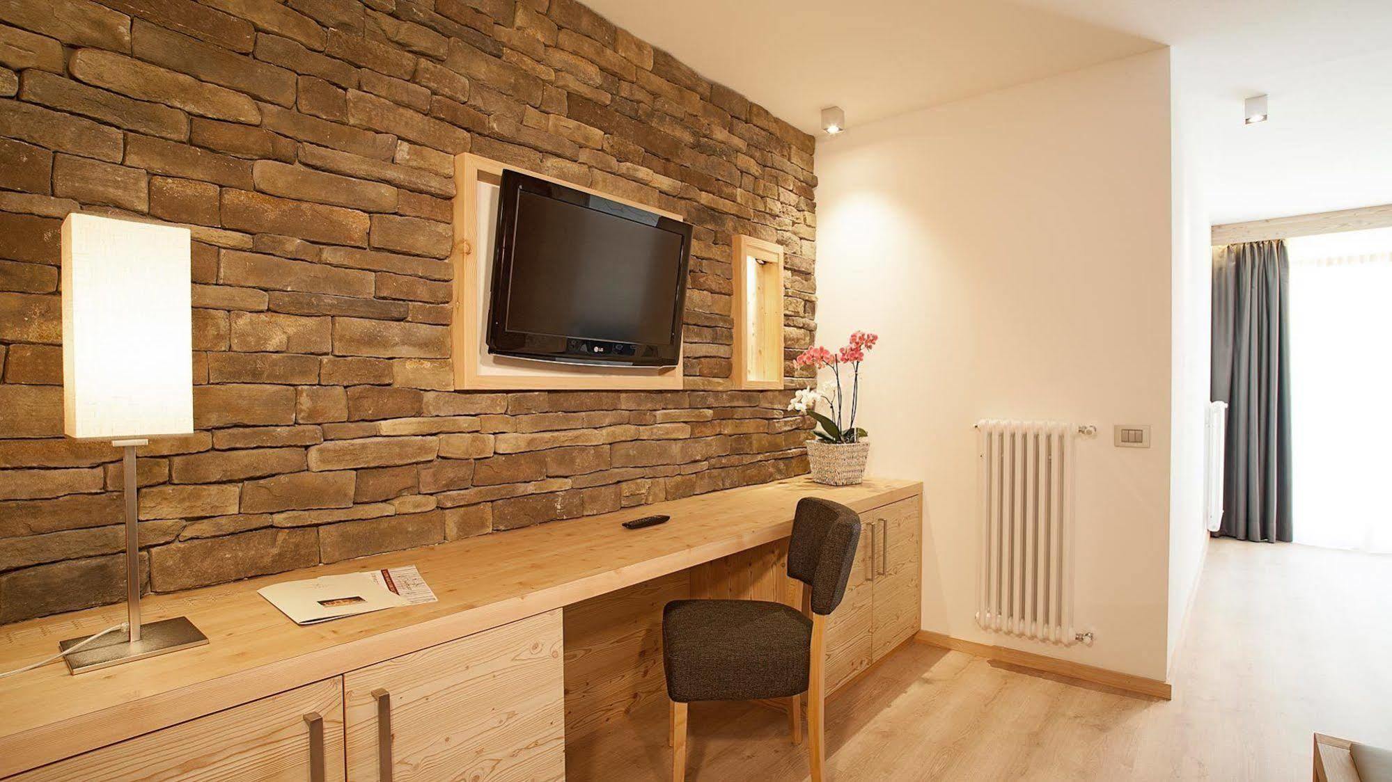 Hotel Europeo Alpine Charme & Wellness Pinzolo Ngoại thất bức ảnh