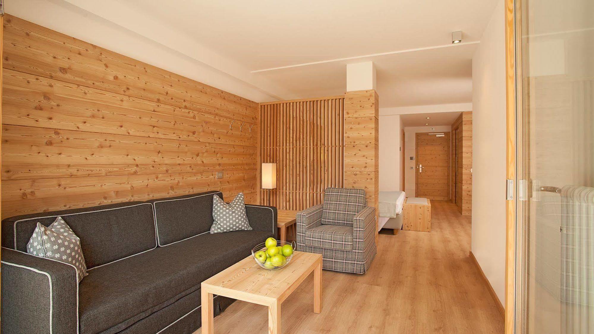 Hotel Europeo Alpine Charme & Wellness Pinzolo Ngoại thất bức ảnh