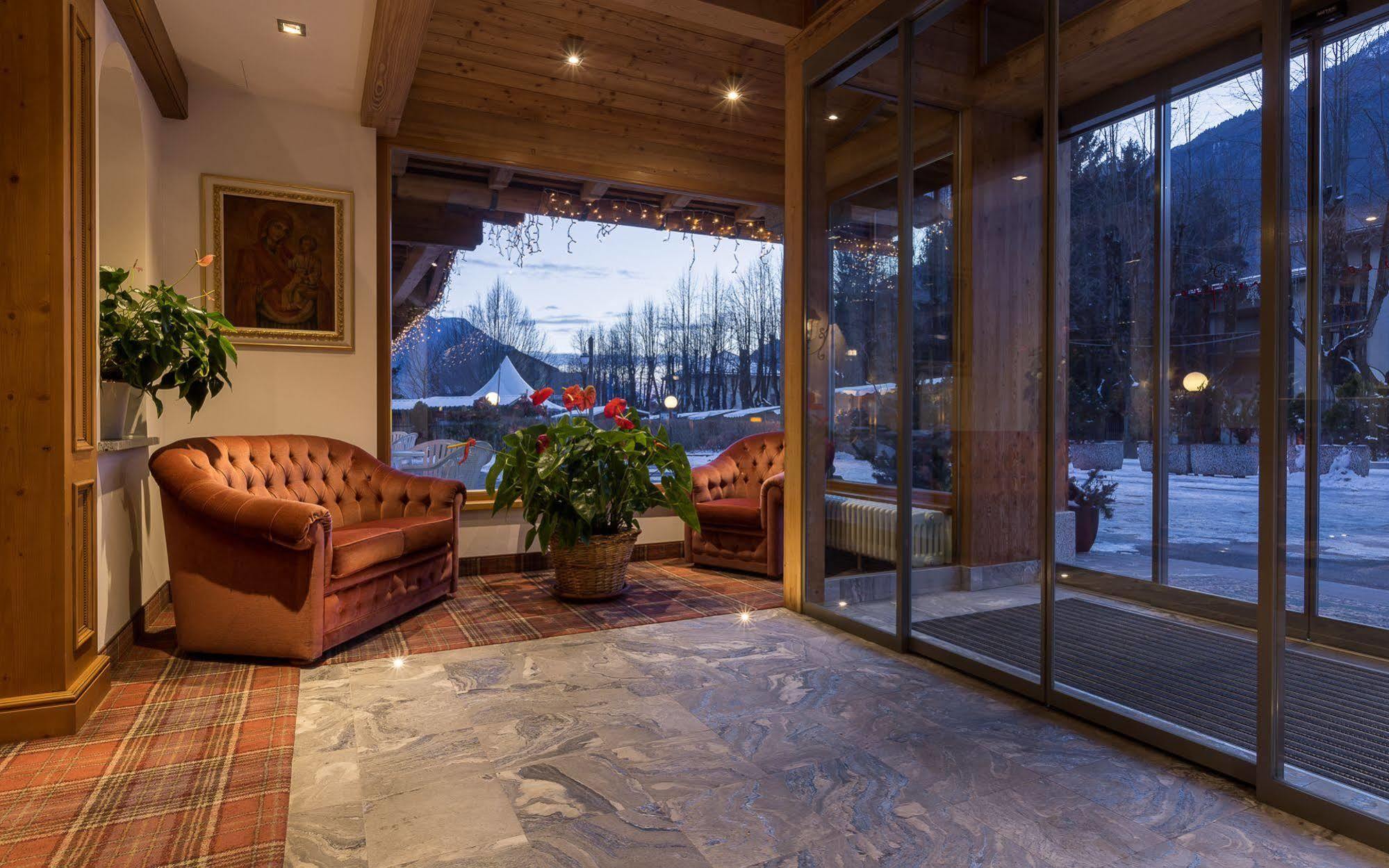 Hotel Europeo Alpine Charme & Wellness Pinzolo Ngoại thất bức ảnh